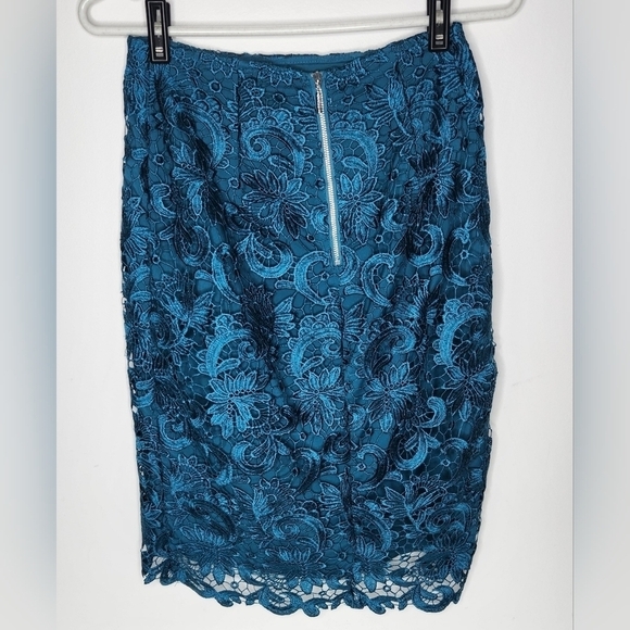 GUESS lace skirt, teal, size 4 - Picture 2 of 4